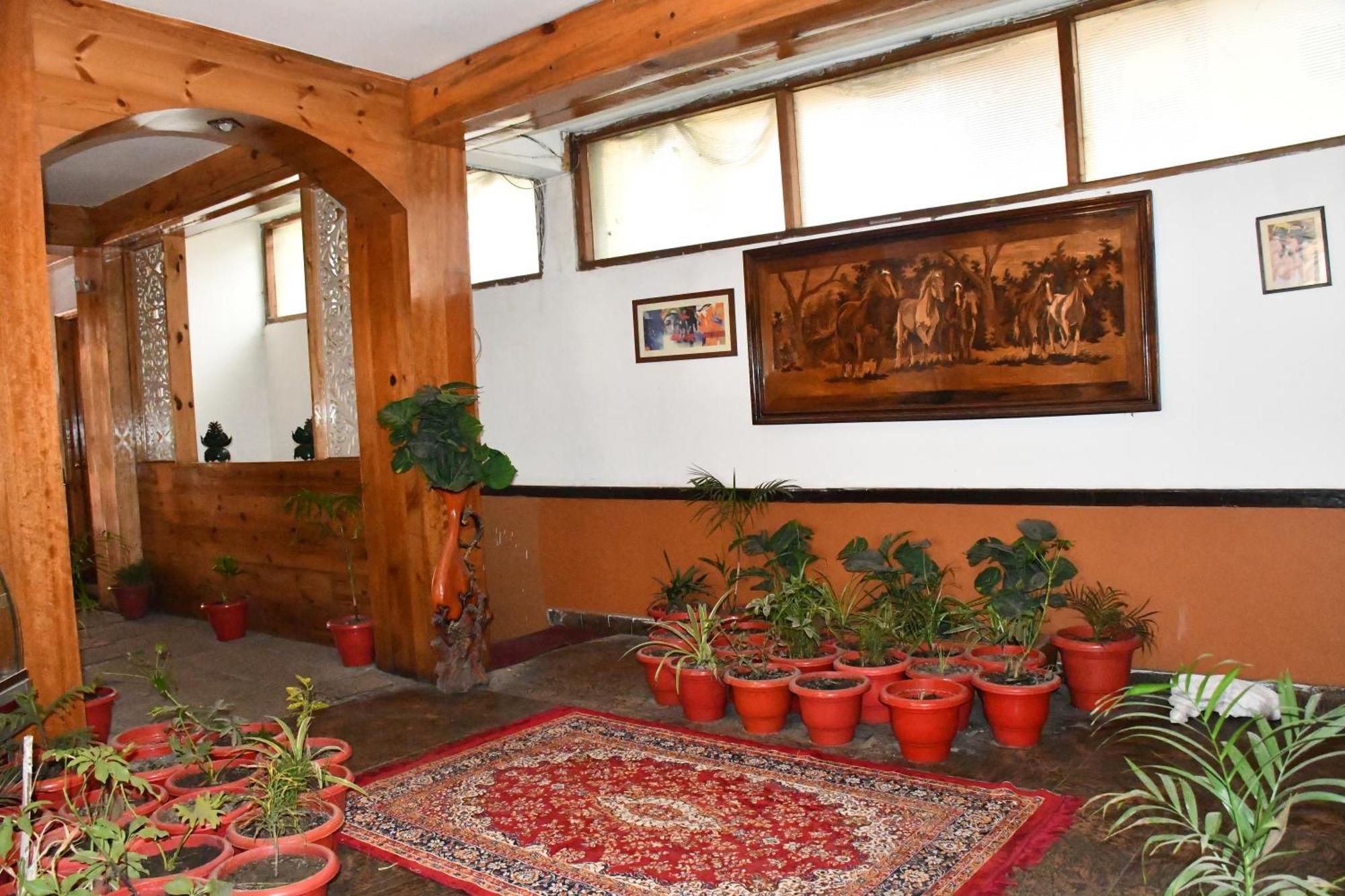 The Whispering Inn Resort And Bar Manāli Esterno foto