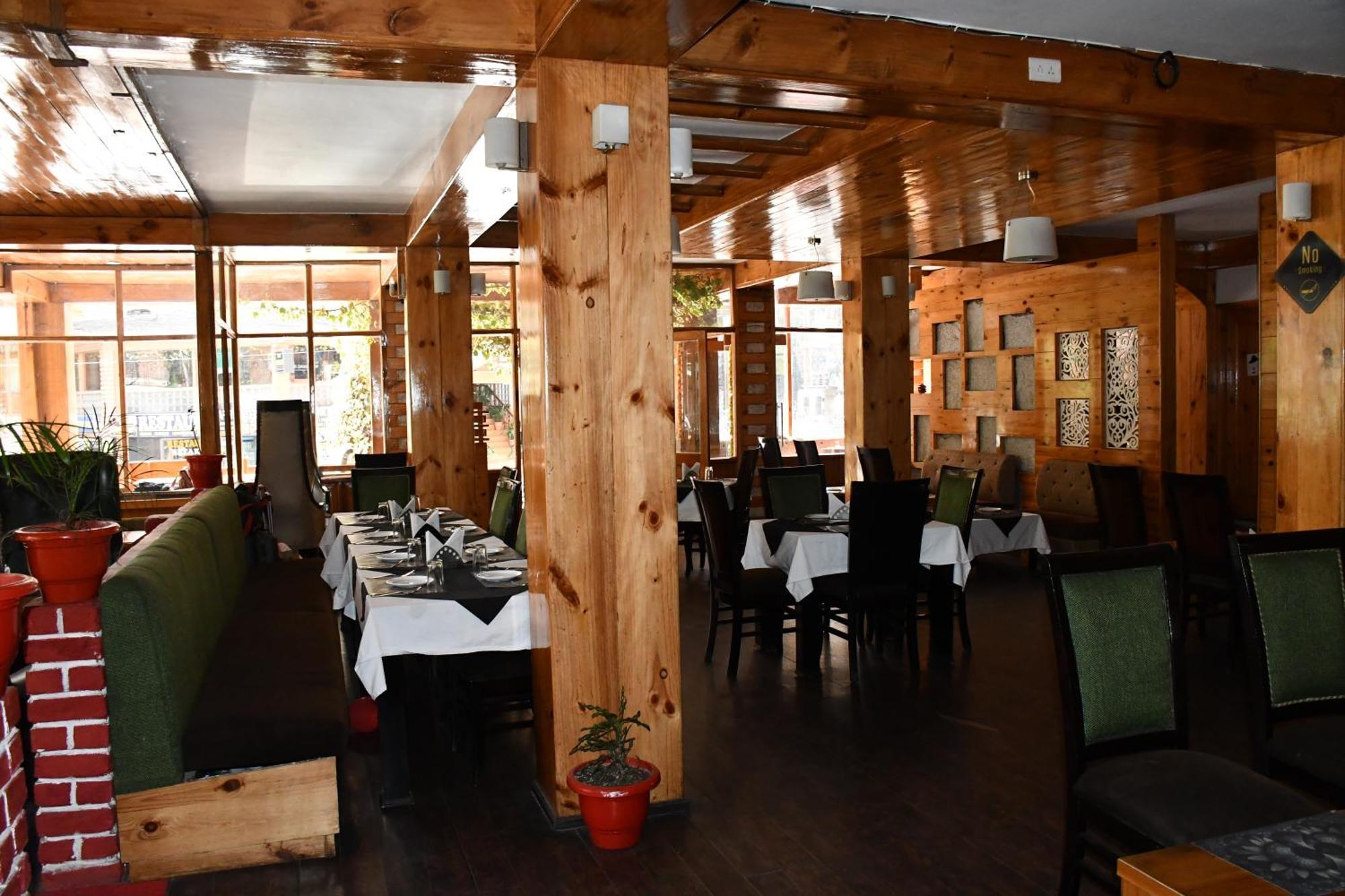The Whispering Inn Resort And Bar Manāli Esterno foto