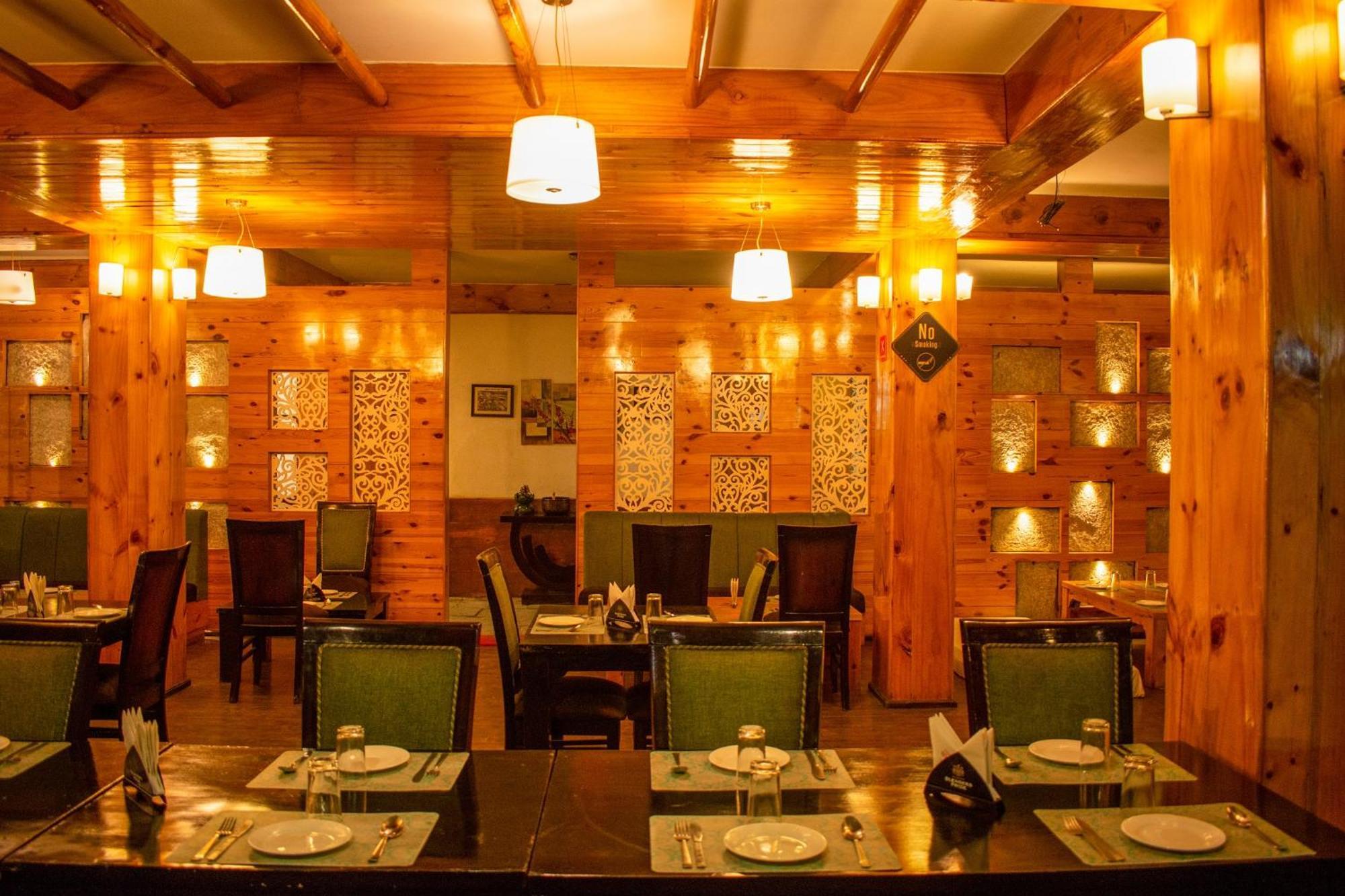 The Whispering Inn Resort And Bar Manāli Esterno foto