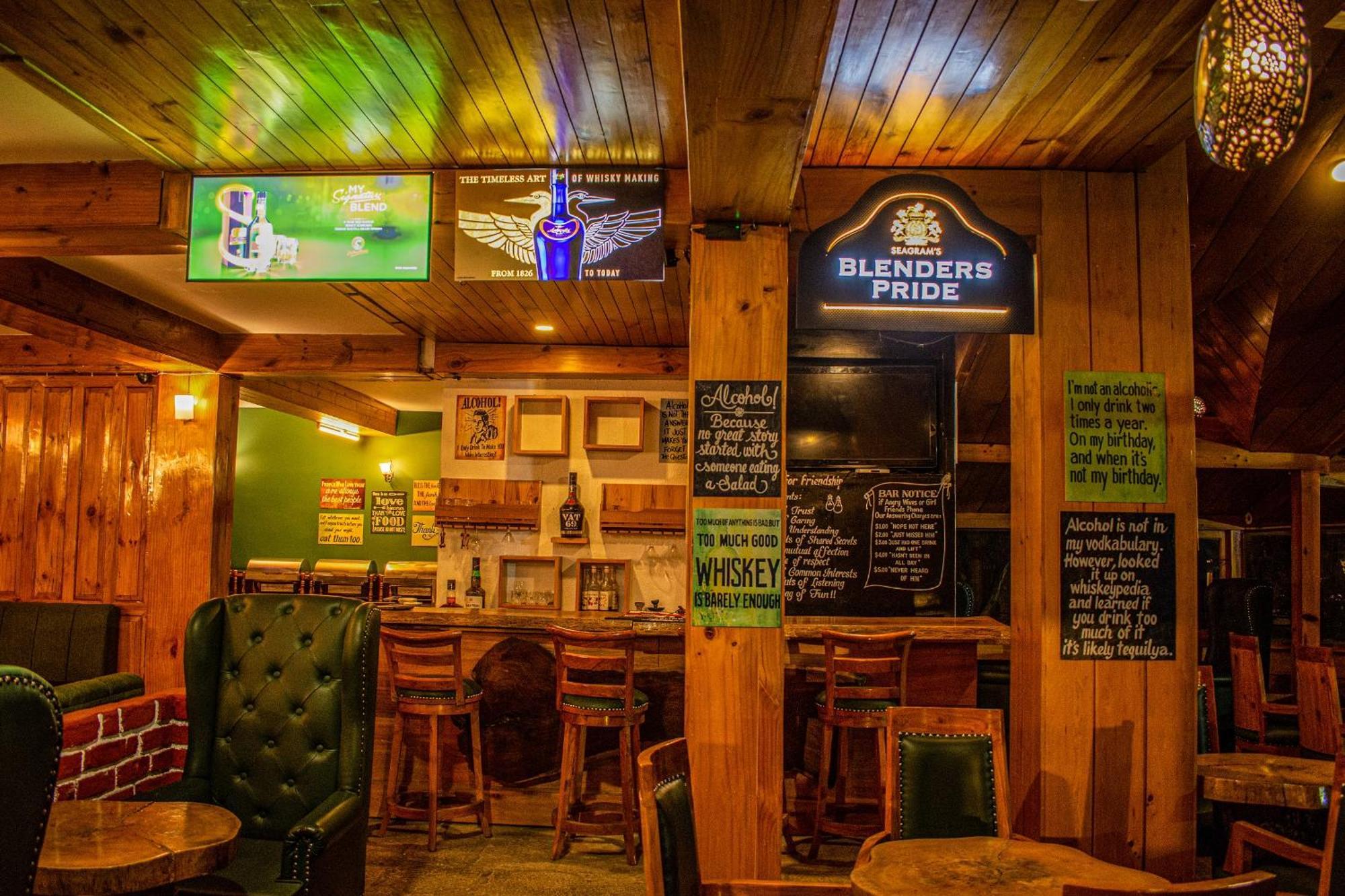 The Whispering Inn Resort And Bar Manāli Esterno foto