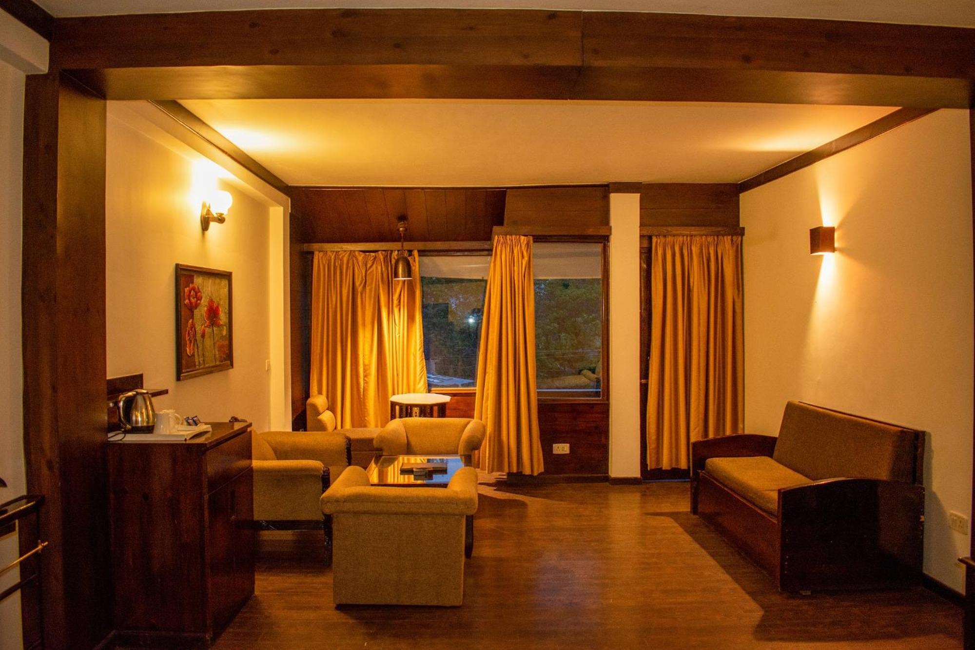 The Whispering Inn Resort And Bar Manāli Esterno foto