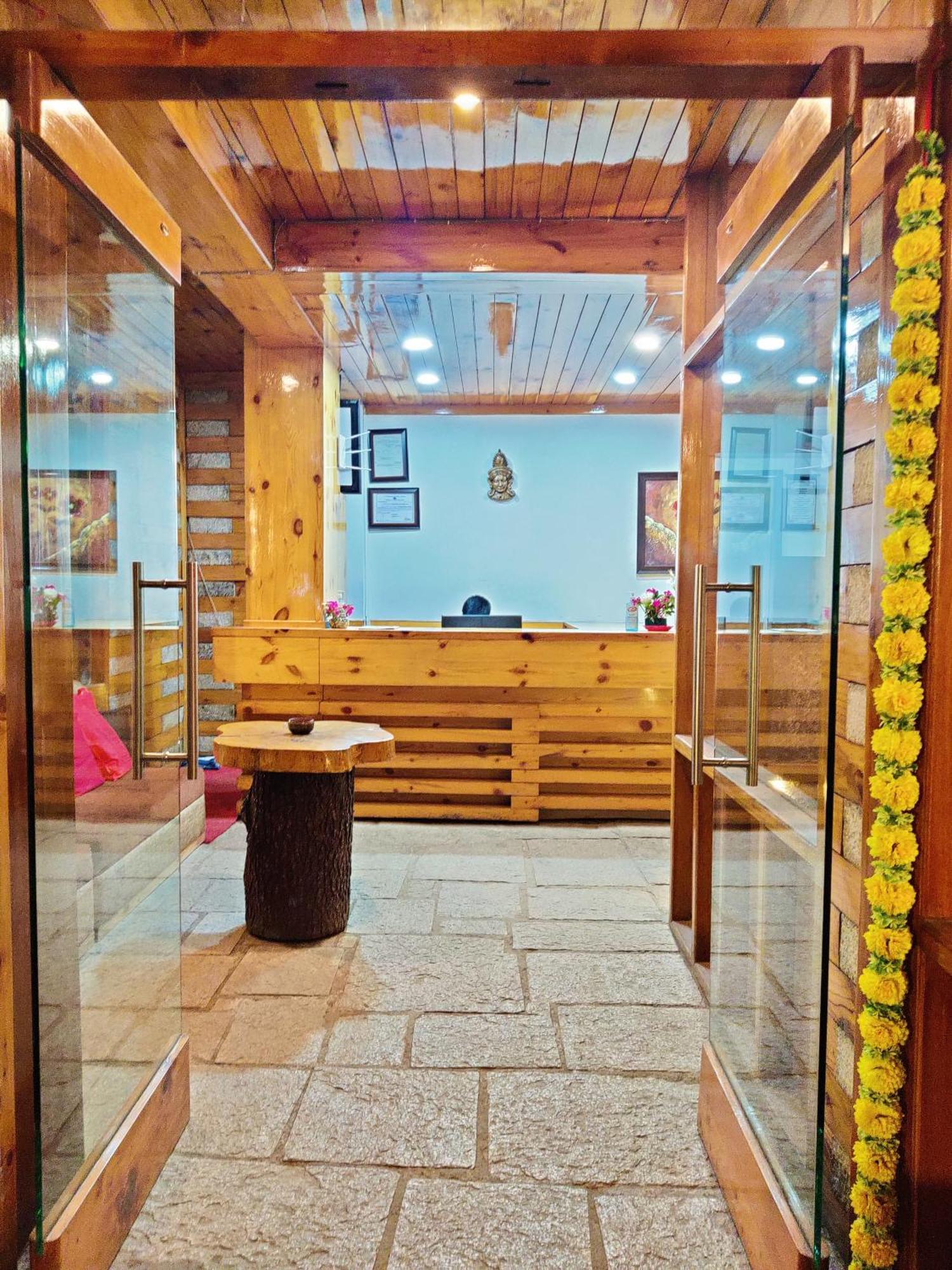 The Whispering Inn Resort And Bar Manāli Esterno foto