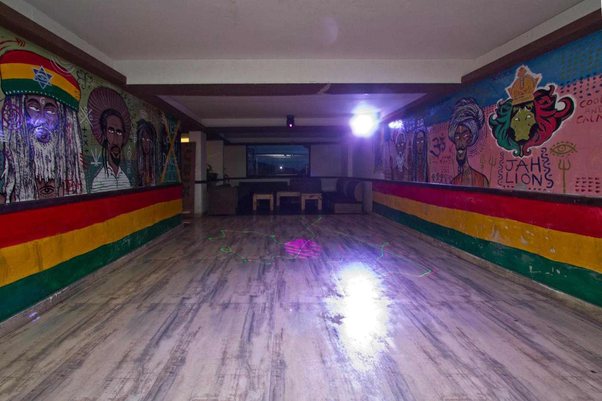 The Whispering Inn Resort And Bar Manāli Esterno foto